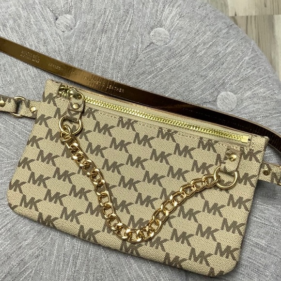 Michael Kors Handbags - Michael Kors Monogram belt bag/ Fanny pack/bum bag